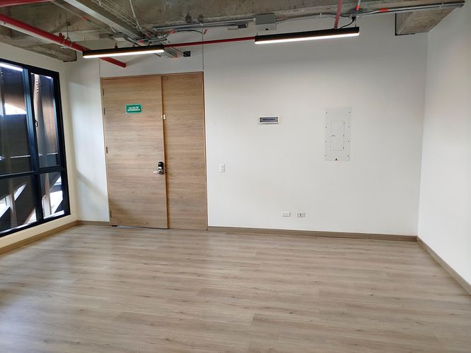 Oficina en arriendo en El Poblado, Medellín, 220 m² · foto 6 de 15