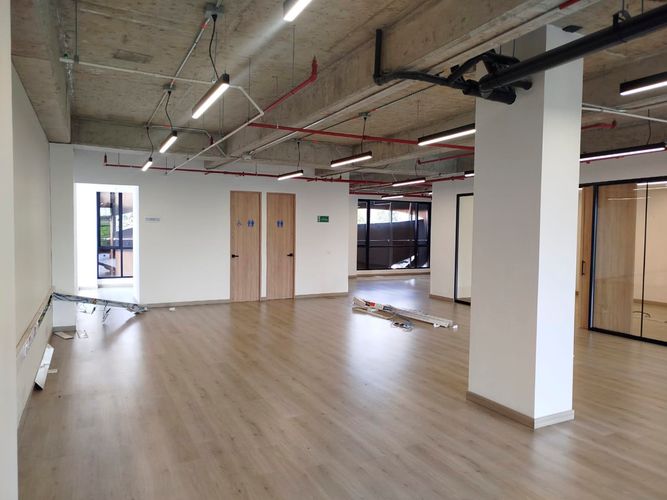 Oficina en arriendo en El Poblado, Medellín, 220 m² · foto 12 de 15