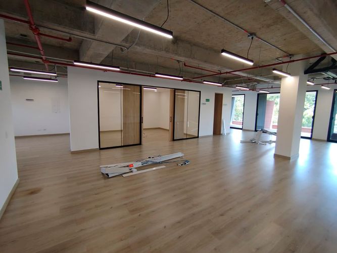 Oficina en arriendo en El Poblado, Medellín, 220 m² · foto 14 de 15