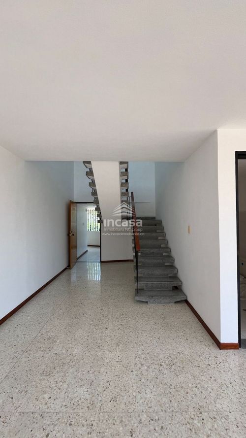 Oficina en arriendo en San Fernando Viejo, Cali, 206 m² · foto 3 de 12