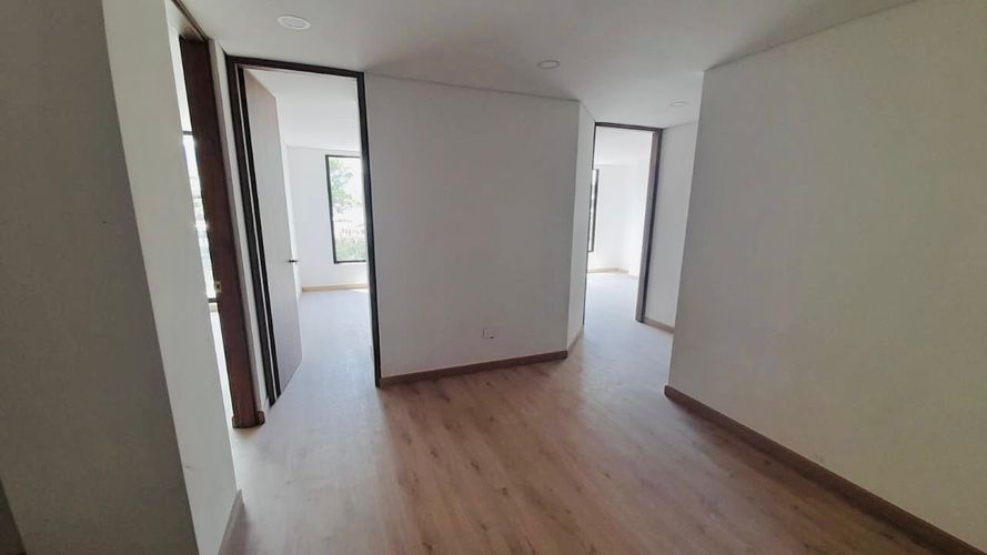 Apartamento en venta en Quinta Paredes, Bogotá · foto 3 de 24