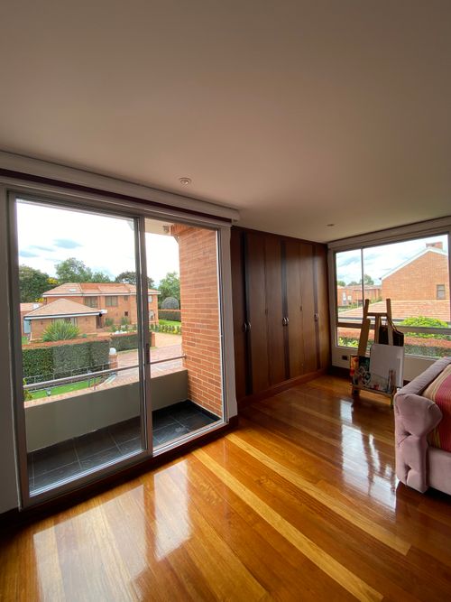 Casa de 5 alcobas en venta en Guaymaral, Bogotá, 385 m² · foto 13 de 24