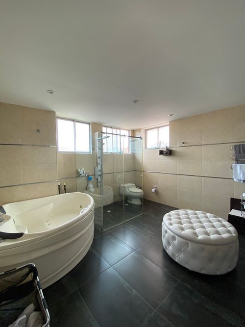Casa de 5 alcobas en venta en Guaymaral, Bogotá, 385 m² · foto 21 de 24