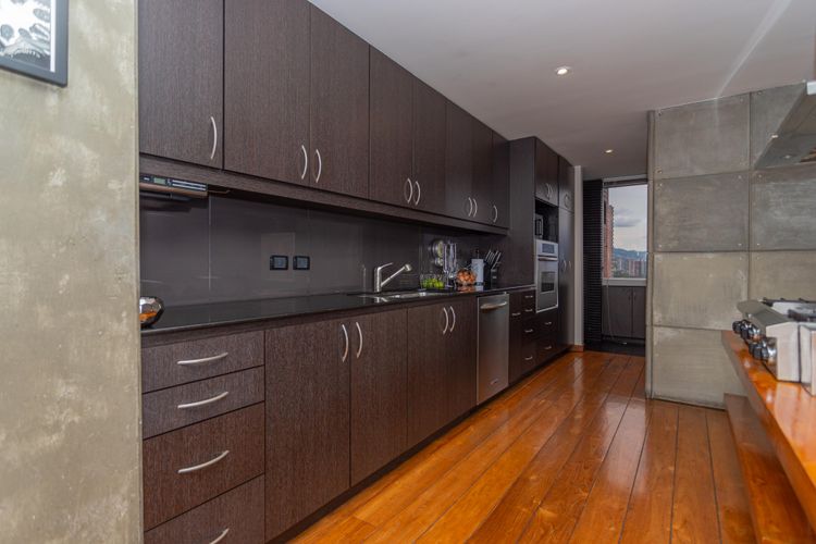 Apartamento de 3 alcobas en venta en La Florida, Medellín, 256 m² · foto 4 de 19