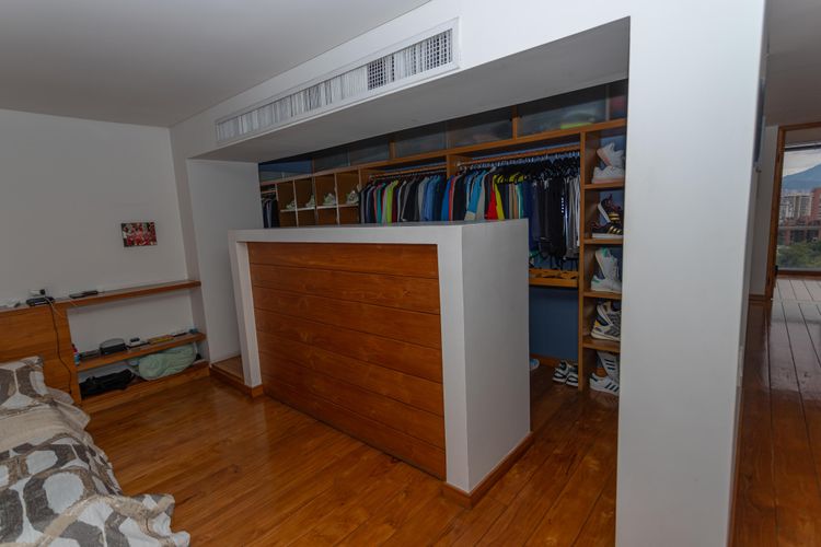 Apartamento de 3 alcobas en venta en La Florida, Medellín, 256 m² · foto 9 de 19