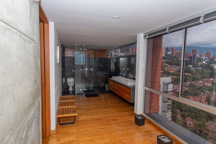 Apartamento de 3 alcobas en venta en La Florida, Medellín, 256 m² · foto 13 de 19