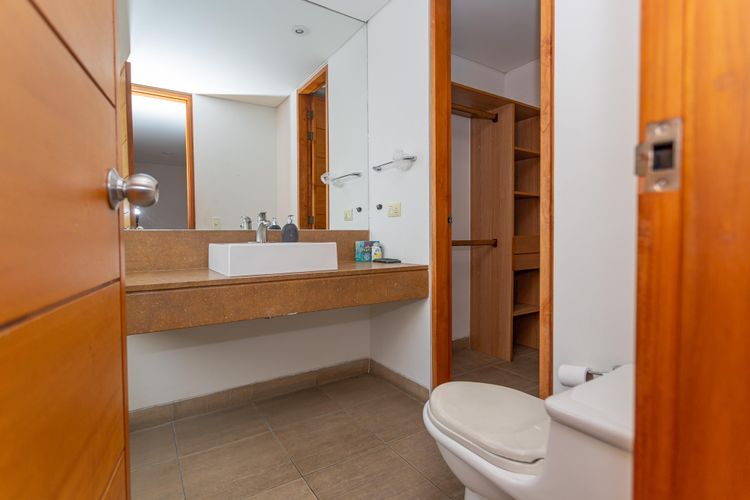 Apartamento de 3 alcobas en venta en La Florida, Medellín, 256 m² · foto 15 de 19