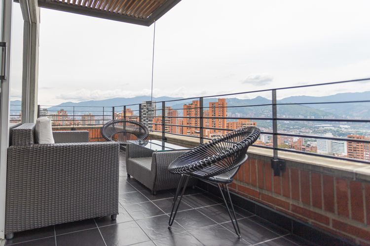 Apartamento de 3 alcobas en venta en La Florida, Medellín, 256 m² · foto 18 de 19