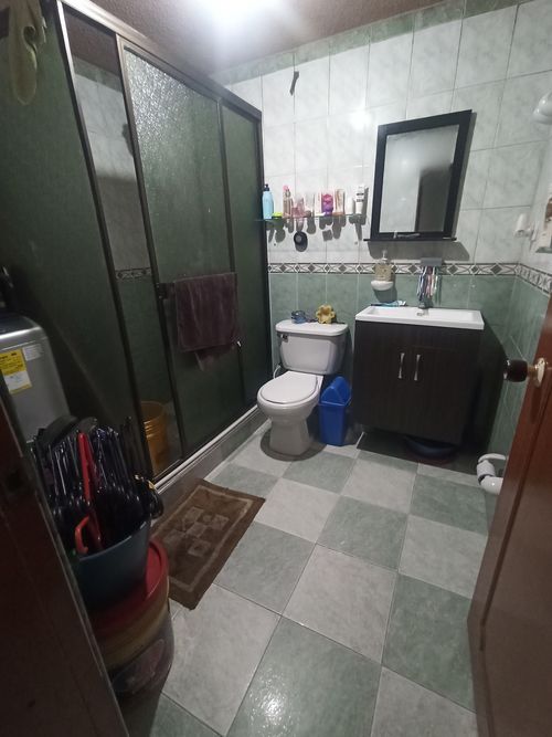Casa de 5 alcobas en venta en Londres, Bogotá, 160 m² · foto 9 de 13