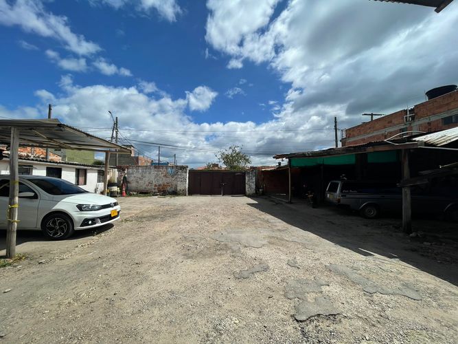 Casa de 6 alcobas en venta en La Estacion, Cajicá, 228 m² · foto 2 de 17