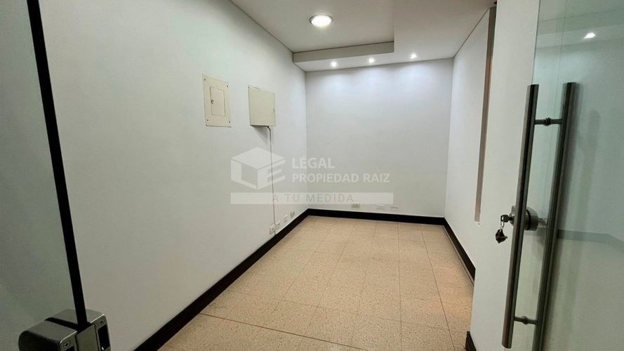 Oficina en venta en El Poblado, Medellín, 126 m² · foto 6 de 9