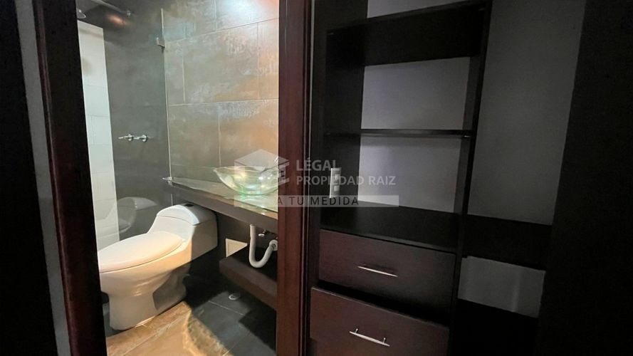 Oficina en venta en El Poblado, Medellín, 126 m² · foto 7 de 9