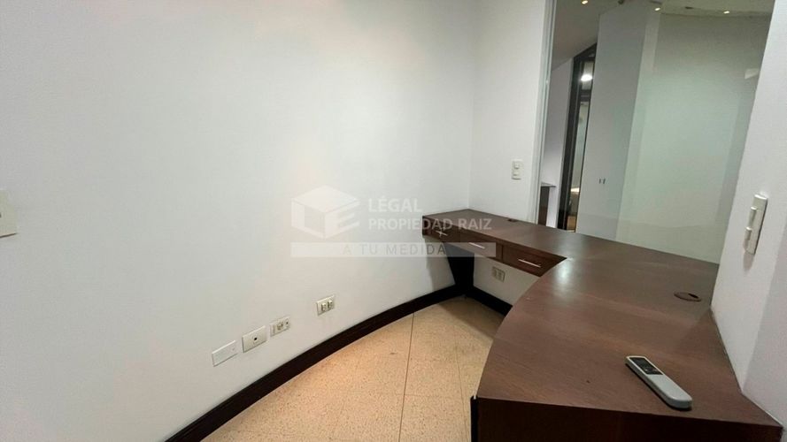 Oficina en venta en El Poblado, Medellín, 126 m² · foto 8 de 9