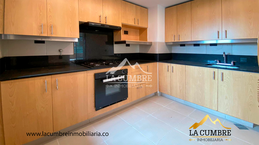 Apartamento de 3 alcobas en arriendo en Loma De Los Gonzalez, Medellín, 142 m² · foto 3 de 13