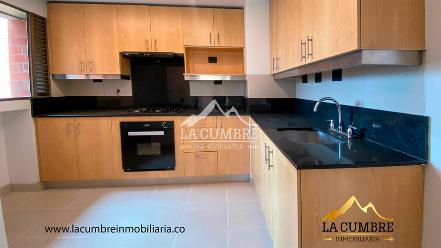 Apartamento de 3 alcobas en arriendo en Loma De Los Gonzalez, Medellín, 142 m² · foto 4 de 13