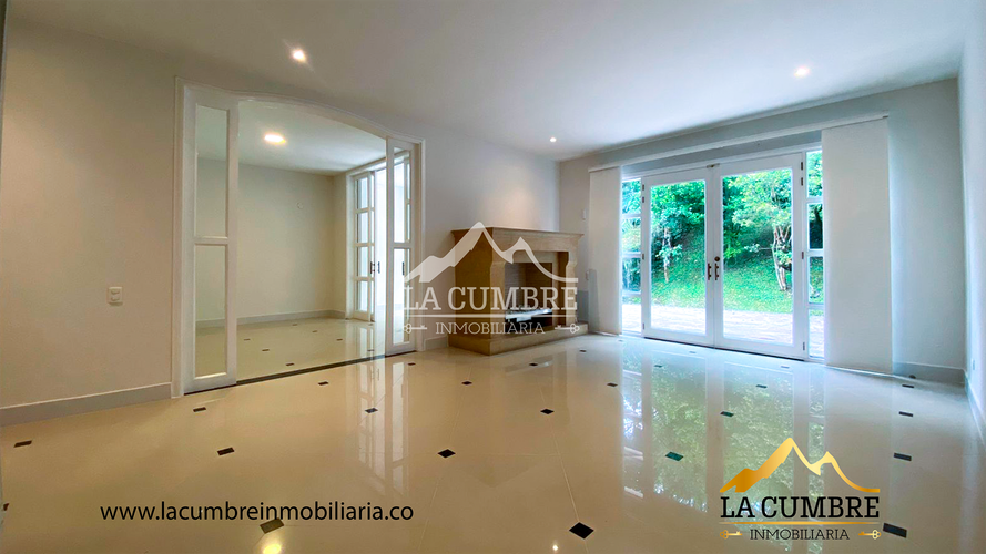 Casa de 3 alcobas en venta en San Lucas, Medellín, 240 m² · foto 3 de 18