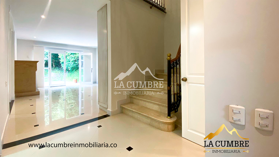 Casa de 3 alcobas en venta en San Lucas, Medellín, 240 m² · foto 4 de 18