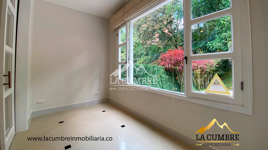 Casa de 3 alcobas en venta en San Lucas, Medellín, 240 m² · foto 10 de 18