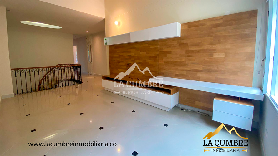Casa de 3 alcobas en venta en San Lucas, Medellín, 240 m² · foto 11 de 18