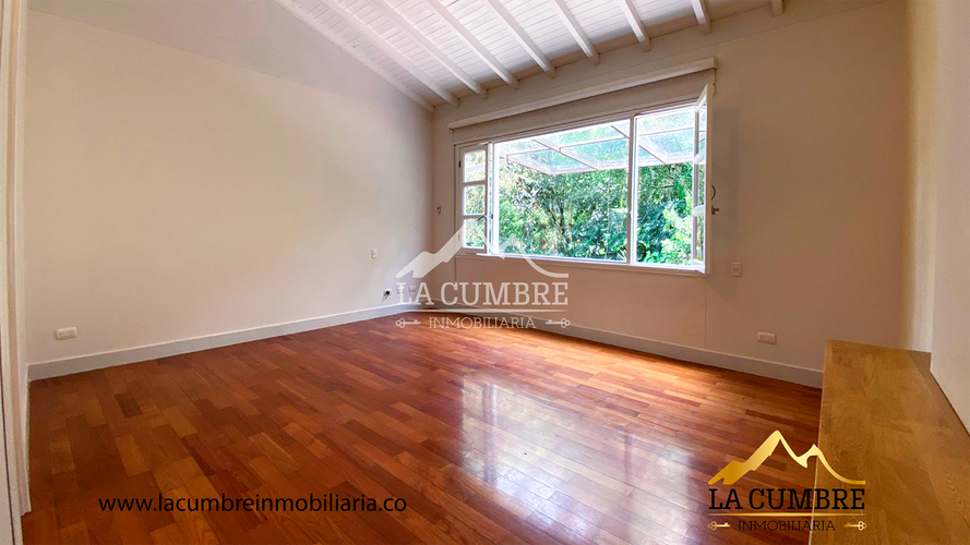 Casa de 3 alcobas en venta en San Lucas, Medellín, 240 m² · foto 16 de 18