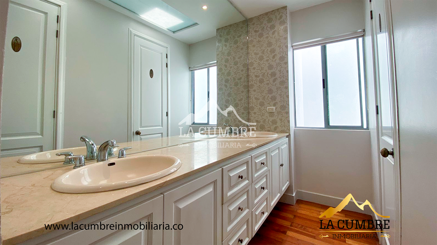 Casa de 3 alcobas en venta en San Lucas, Medellín, 240 m² · foto 17 de 18