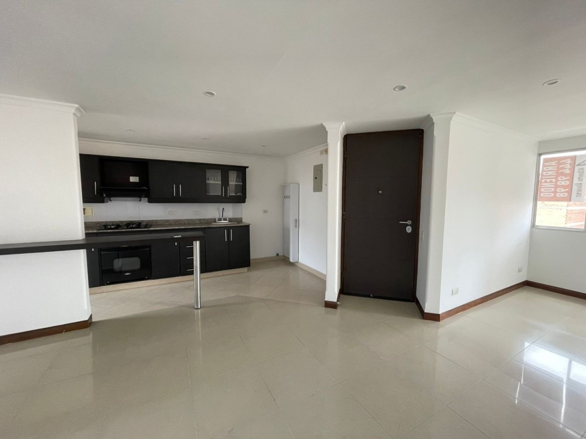 Apartamento en arriendo en Laureles, Medellín · foto 3 de 12