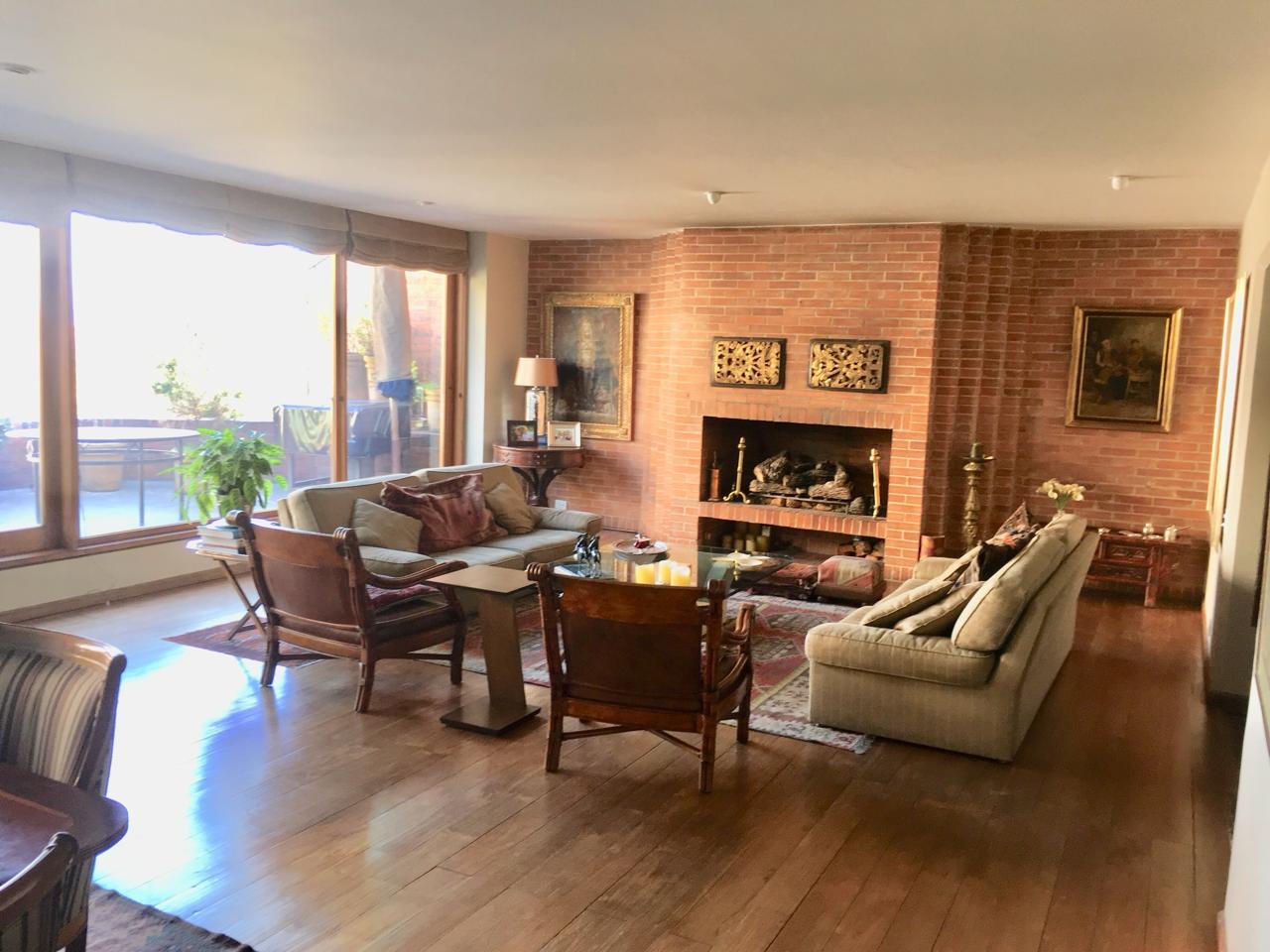 Apartamento en venta en Los Rosales, Bogotá · foto 3 de 24
