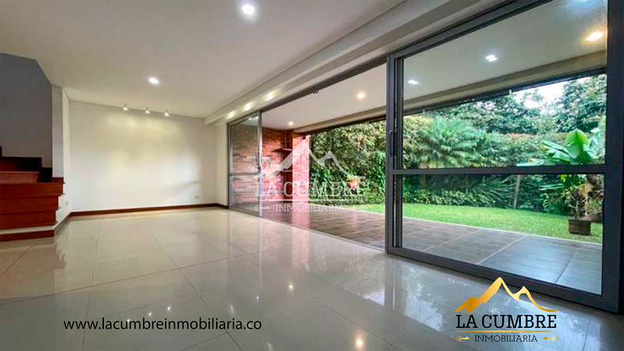 Casa de 4 alcobas en arriendo en San Lucas, Medellín, 240 m² · foto 2 de 8