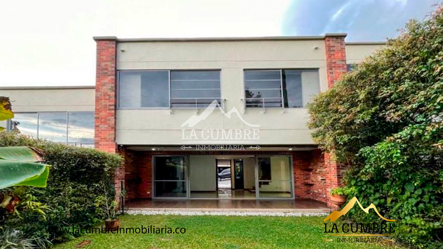 Casa de 4 alcobas en arriendo en San Lucas, Medellín, 240 m² · foto 5 de 8