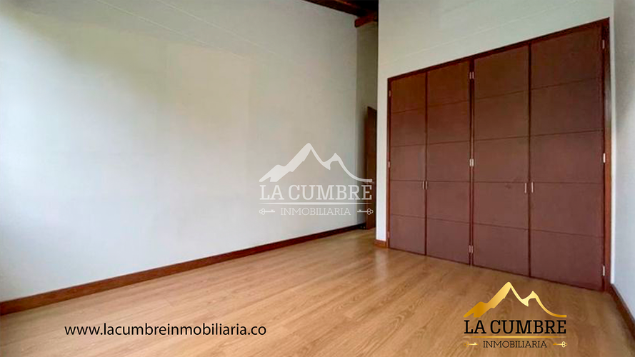 Casa de 4 alcobas en arriendo en San Lucas, Medellín, 240 m² · foto 7 de 8