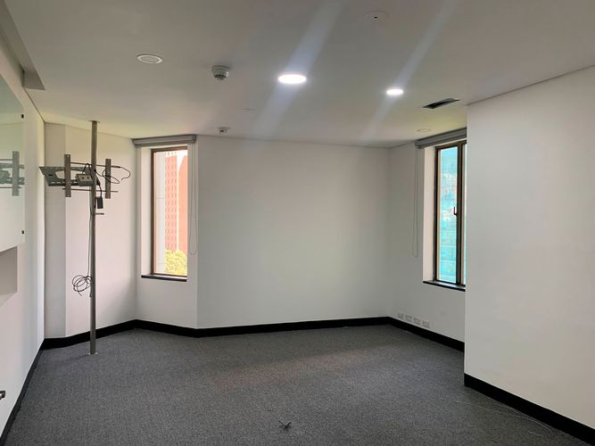 Oficina en arriendo en El Poblado, Medellín, 652 m² · foto 2 de 13
