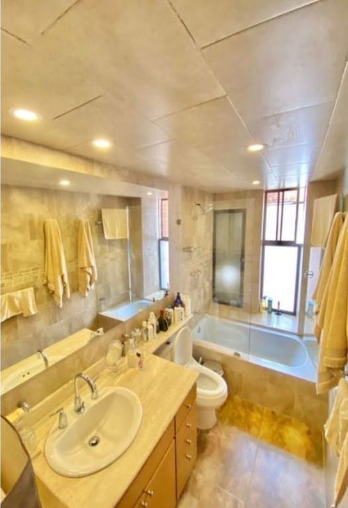 Apartamento de 3 alcobas en venta en La Carolina, Bogotá, 303 m² · foto 14 de 23