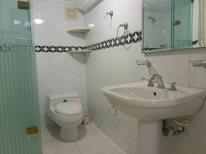 Casa de 5 alcobas en venta en Belén, Medellín, 198 m² · foto 18 de 20