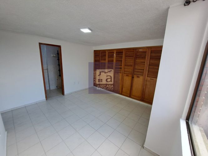 Apartamento de 5 alcobas en venta en Cabecera Del Llano, Bucaramanga, 262 m² · foto 13 de 24