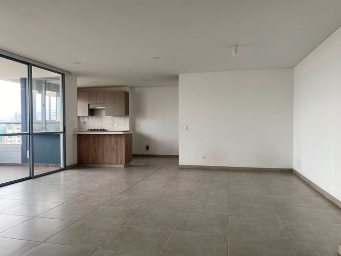 Apartamento de 3 alcobas en arriendo en Loma Del Esmeraldal, Envigado, 138 m² · foto 2 de 18
