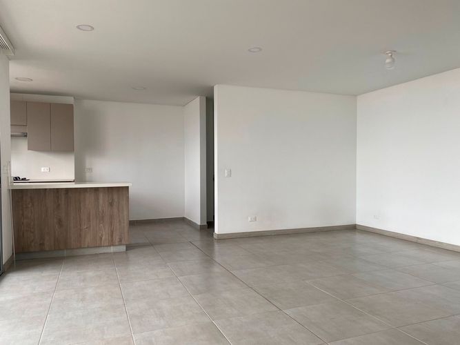 Apartamento de 3 alcobas en arriendo en Loma Del Esmeraldal, Envigado, 138 m² · foto 6 de 18