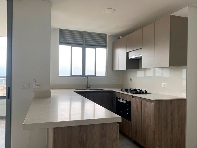 Apartamento de 3 alcobas en arriendo en Loma Del Esmeraldal, Envigado, 138 m² · foto 7 de 18