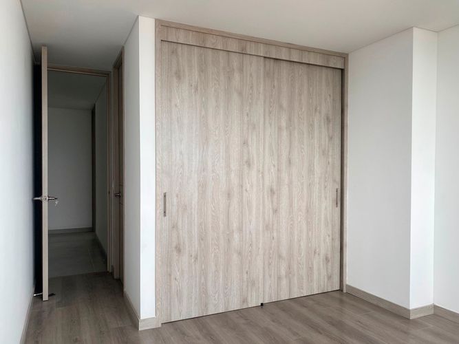 Apartamento de 3 alcobas en arriendo en Loma Del Esmeraldal, Envigado, 138 m² · foto 12 de 18