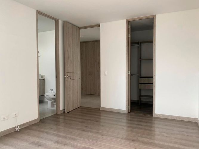 Apartamento de 3 alcobas en arriendo en Loma Del Esmeraldal, Envigado, 138 m² · foto 13 de 18