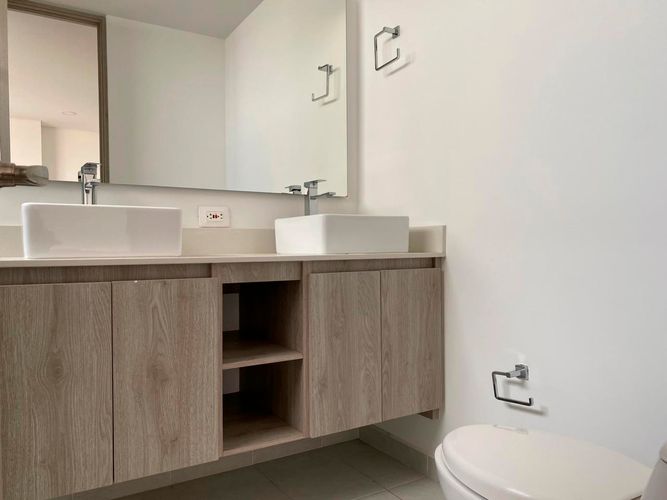 Apartamento de 3 alcobas en arriendo en Loma Del Esmeraldal, Envigado, 138 m² · foto 17 de 18