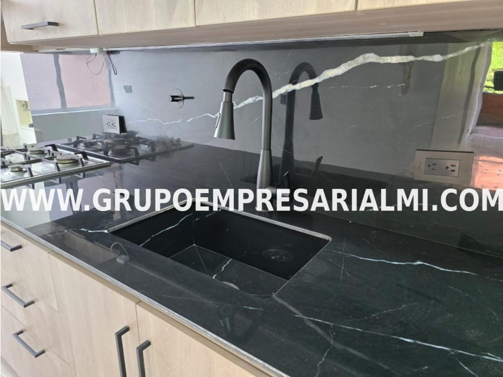 Apartment for sale in El Poblado, Medellín 4
