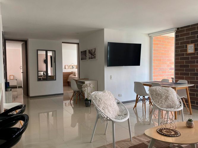 Apartamento de 3 alcobas en arriendo en Loma Benedictinos, Envigado, 94 m² · foto 5 de 16