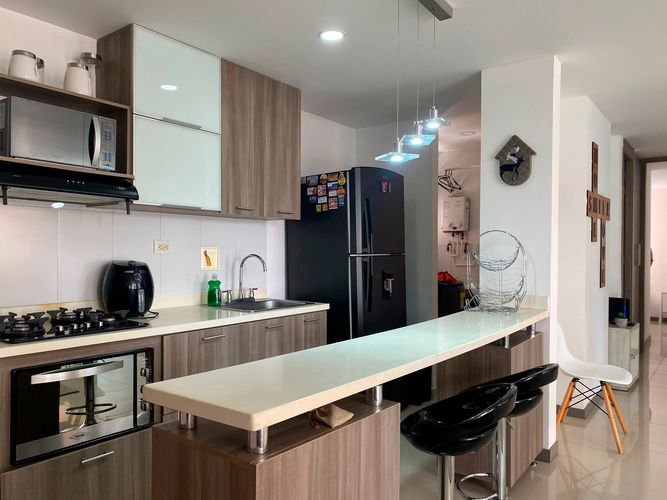 Apartamento de 3 alcobas en arriendo en Loma Benedictinos, Envigado, 94 m² · foto 7 de 16