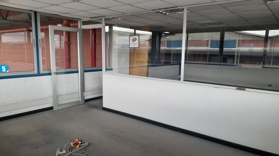 Bodega en arriendo en La Magnolia, Madrid, 2550 m² · foto 8 de 8