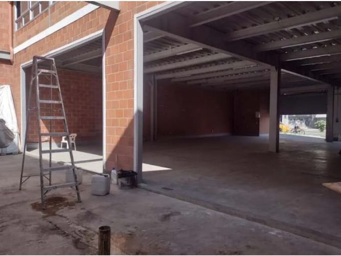 Bodega en arriendo en La América, Medellín, 350 m² · foto 11 de 14