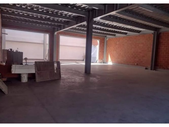 Bodega en arriendo en La América, Medellín, 350 m² · foto 4 de 14