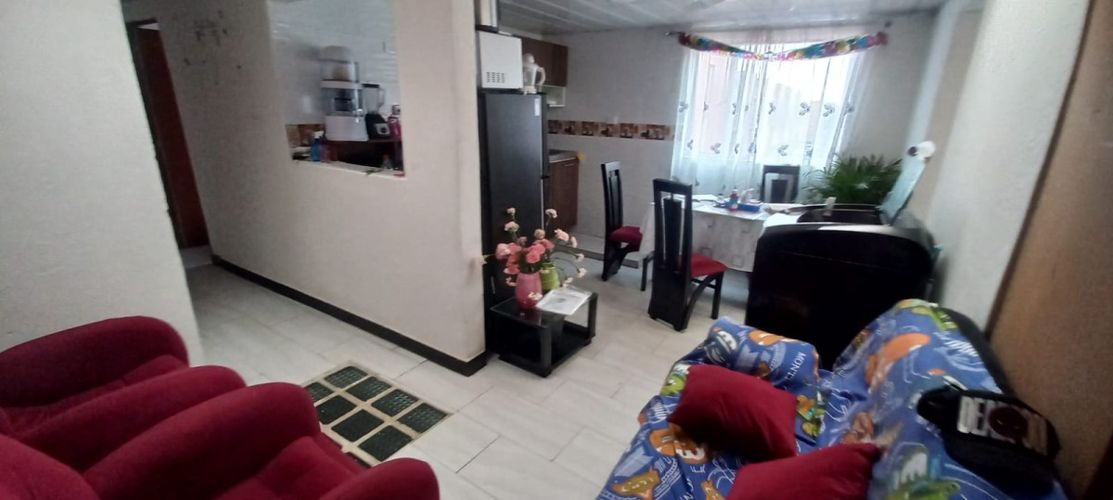 Casa de 6 alcobas en venta en Alcala, Funza, 216 m² · foto 2 de 9