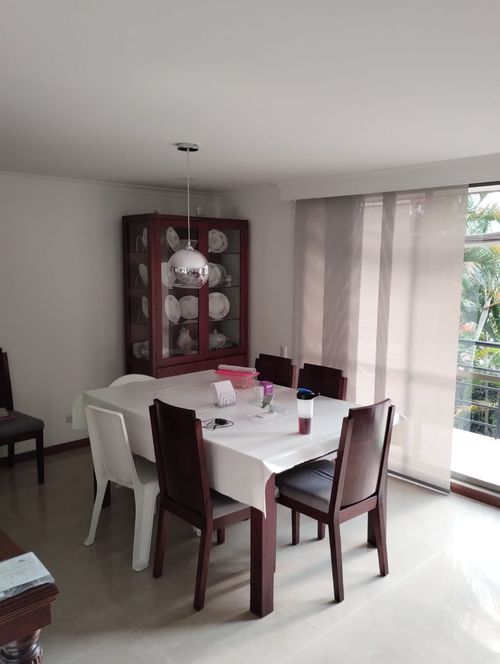 Casa de 4 alcobas en venta en Loma Benedictinos, Envigado, 234 m² · foto 2 de 24