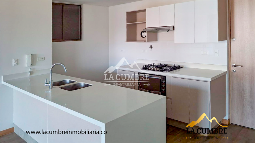 Apartamento de 2 alcobas en venta en El Poblado, Medellín, 88 m² · foto 5 de 9