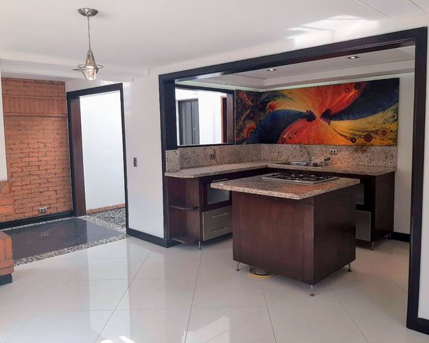 Casa de 3 alcobas en arriendo en Diego Echavarria, Medellín, 114 m² · foto 4 de 15